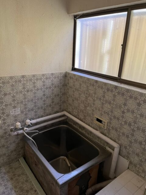 解体前 タイル浴室