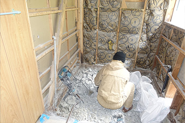 壁解体・床掘削