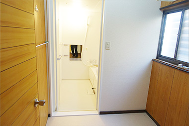 脱衣室側からの完成写真